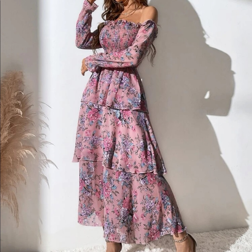 Boho floral print  off shoulder shirred layered hem maxi dress - Picture 4 of 15